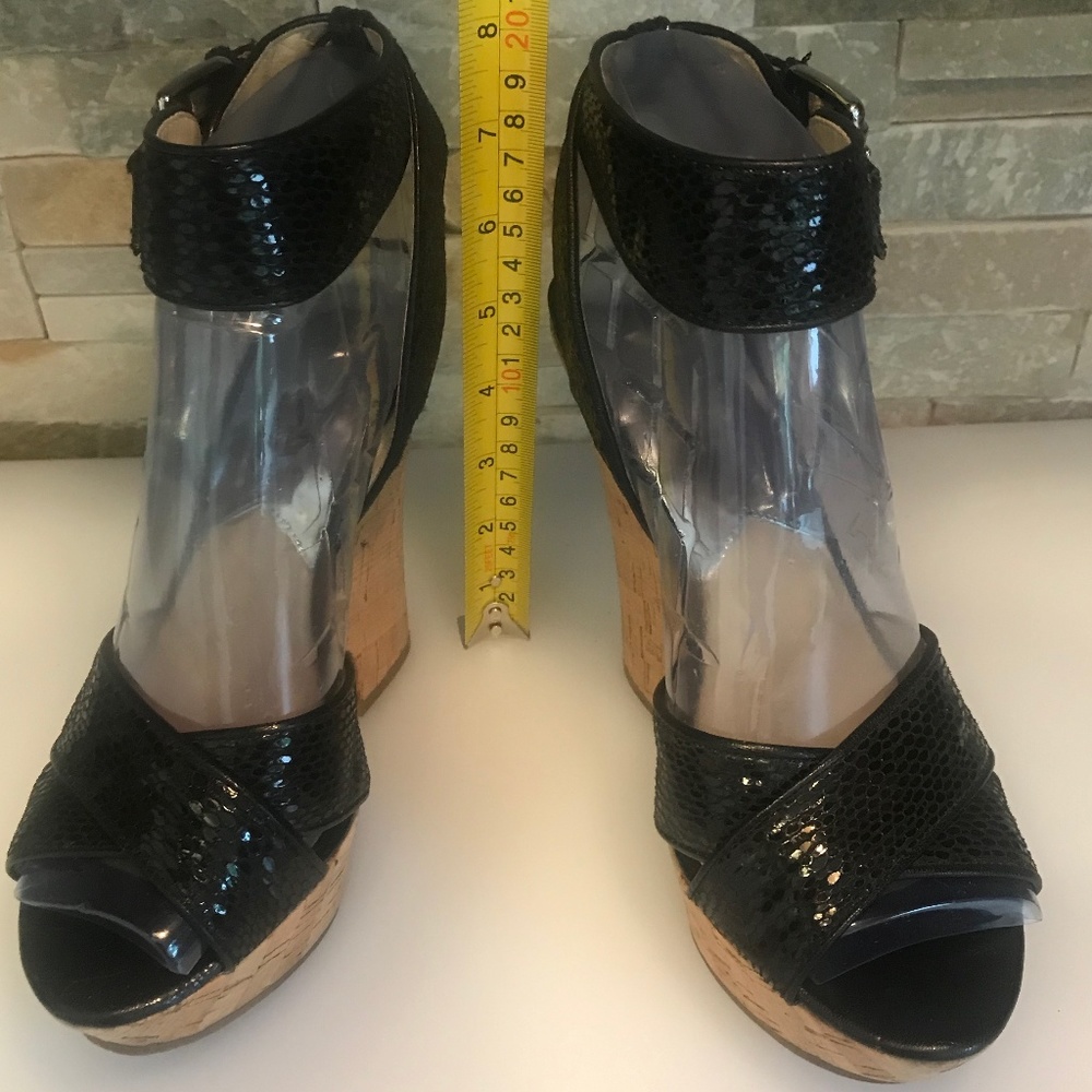 Michael Kors Sandals - Picture 3 of 7